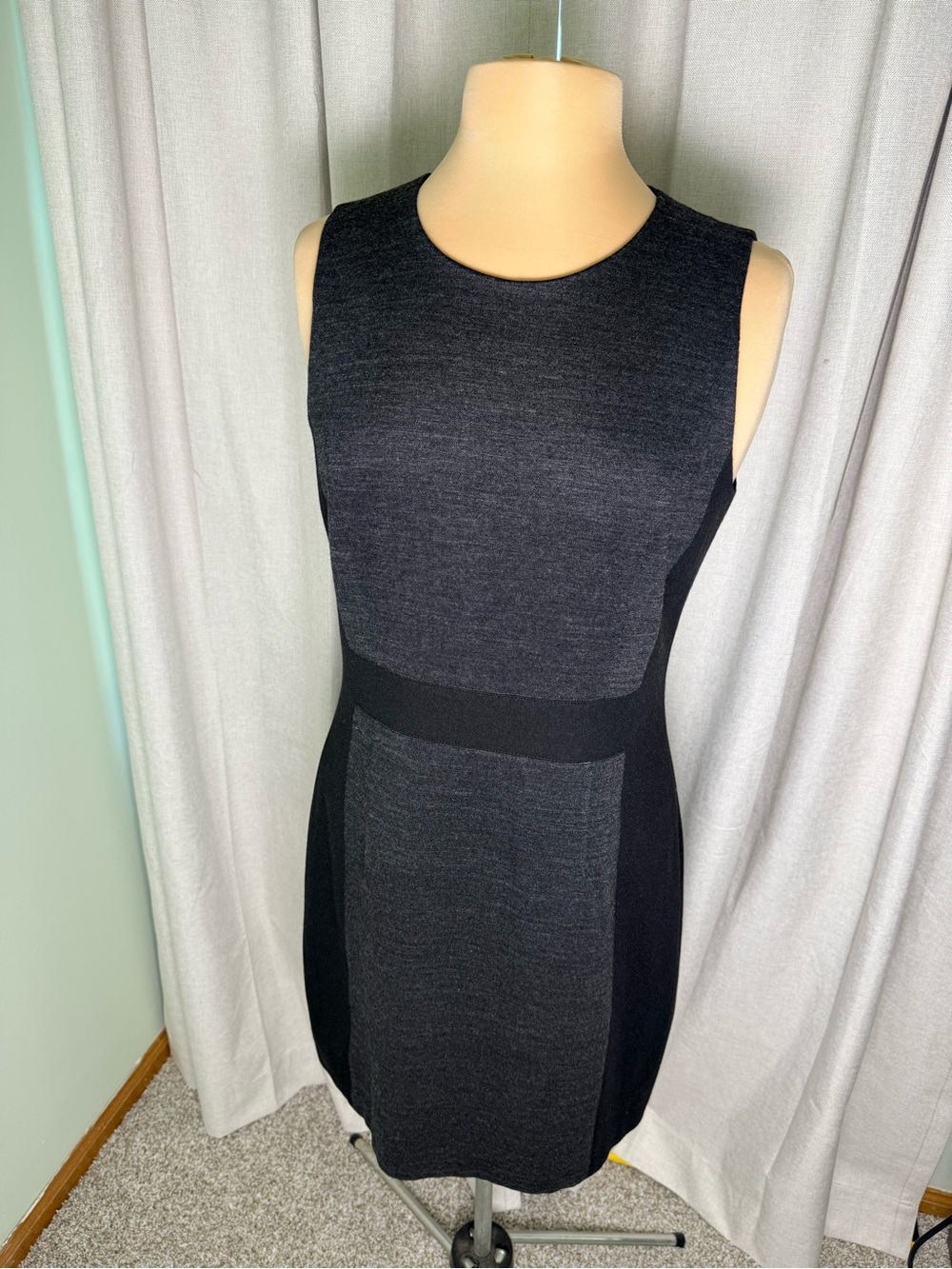 Theory Gray Black Colorblock Sleeveless Sheath Dress Size 12